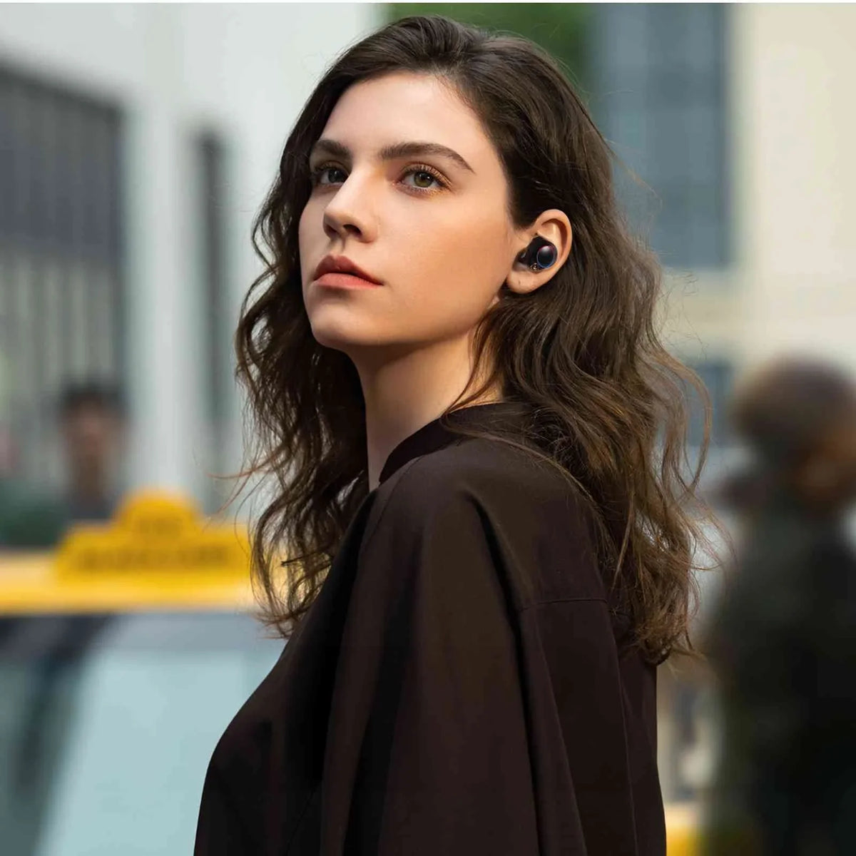 Bluetooth Connect, Water with Wireless Lenovo Bluetooth Boost Black, Bass Connection, Earbuds Resistance, + Balanced, 5.2 IPX5 Dual Compatible Case, Charging UrbanX Pad True