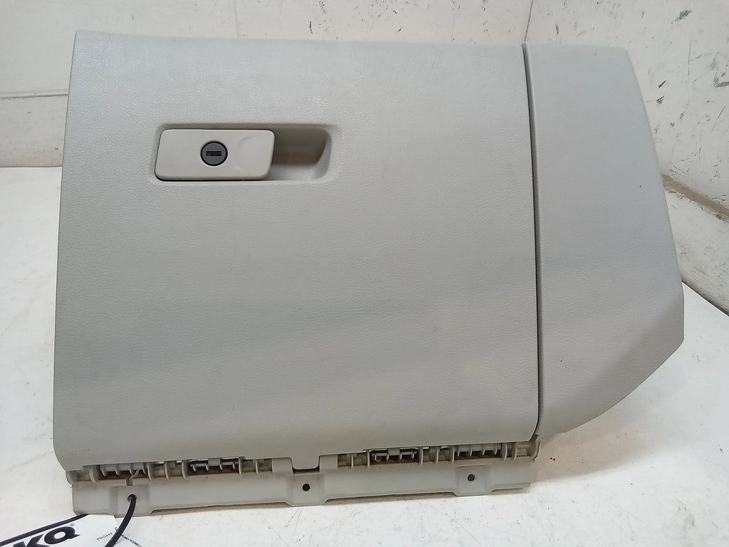 17 Jeep (Good) OEM Pre-Owned Box Renegade Glove