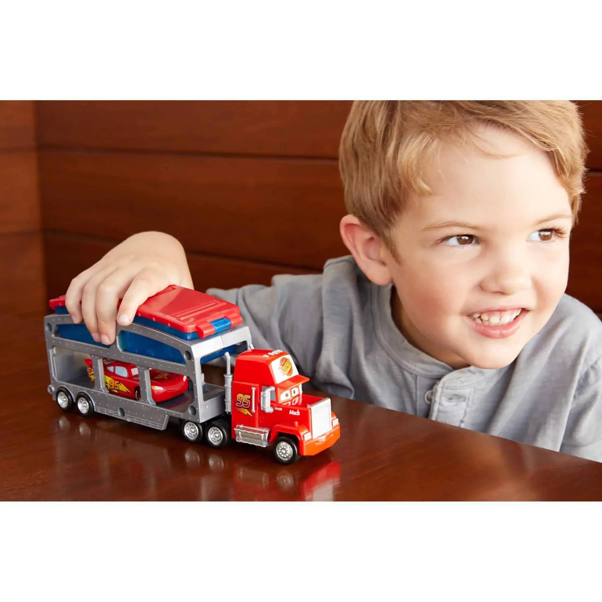 & Disney/Pixar Dip Dunk Cars Lightning Mack Trailer with McQueen