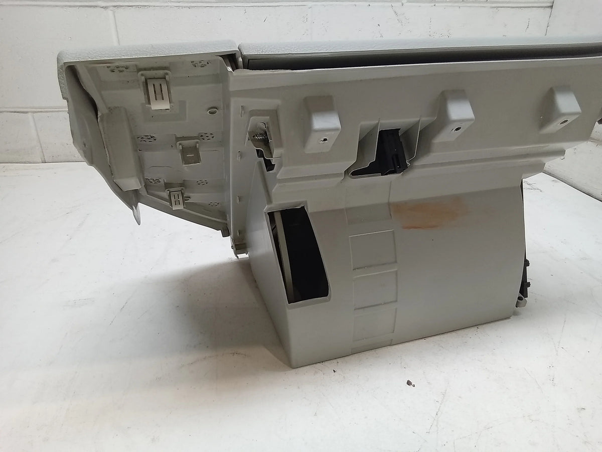17 Jeep (Good) OEM Pre-Owned Box Renegade Glove