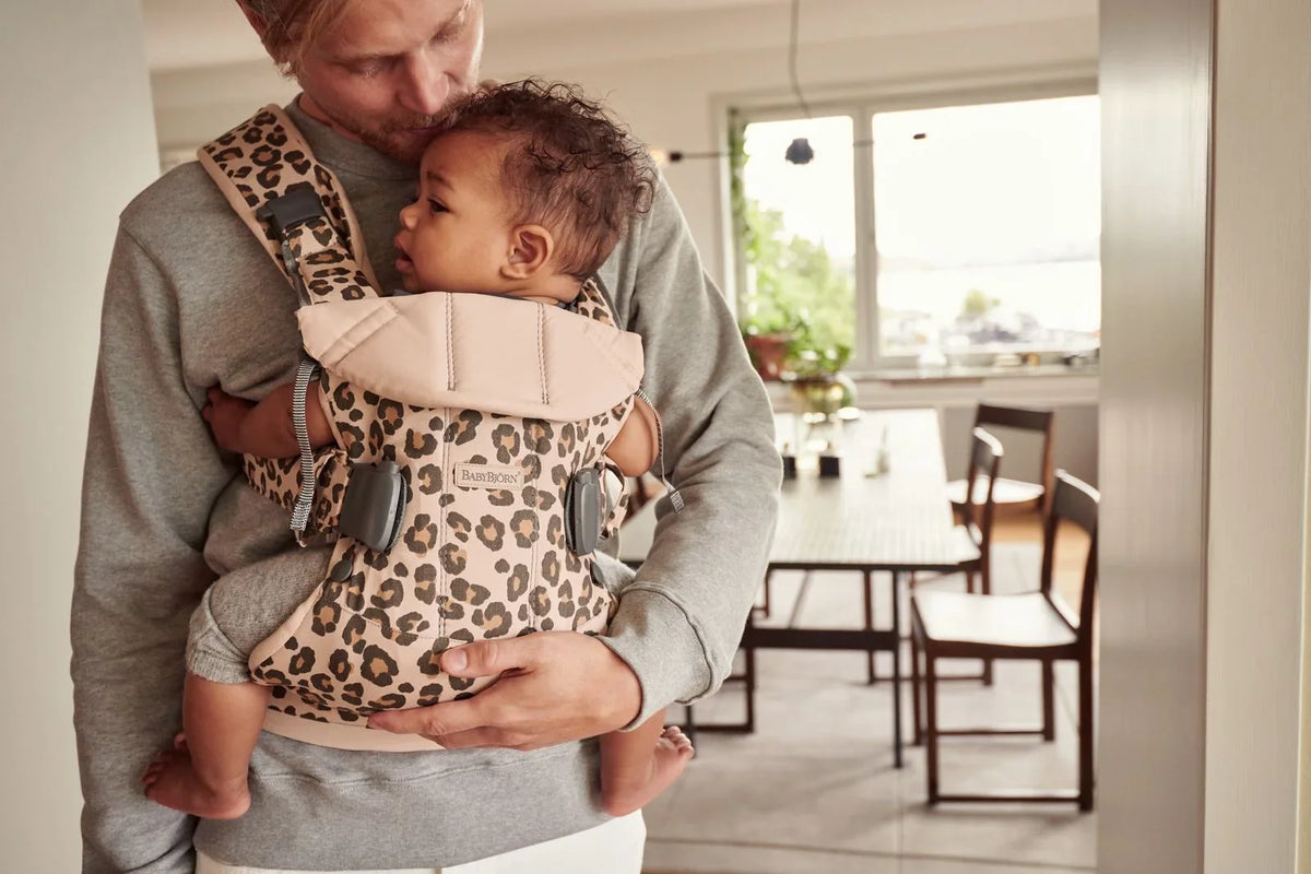 Baby BabyBjorn Cotton Beige/Leopard Mix, Carrier One,